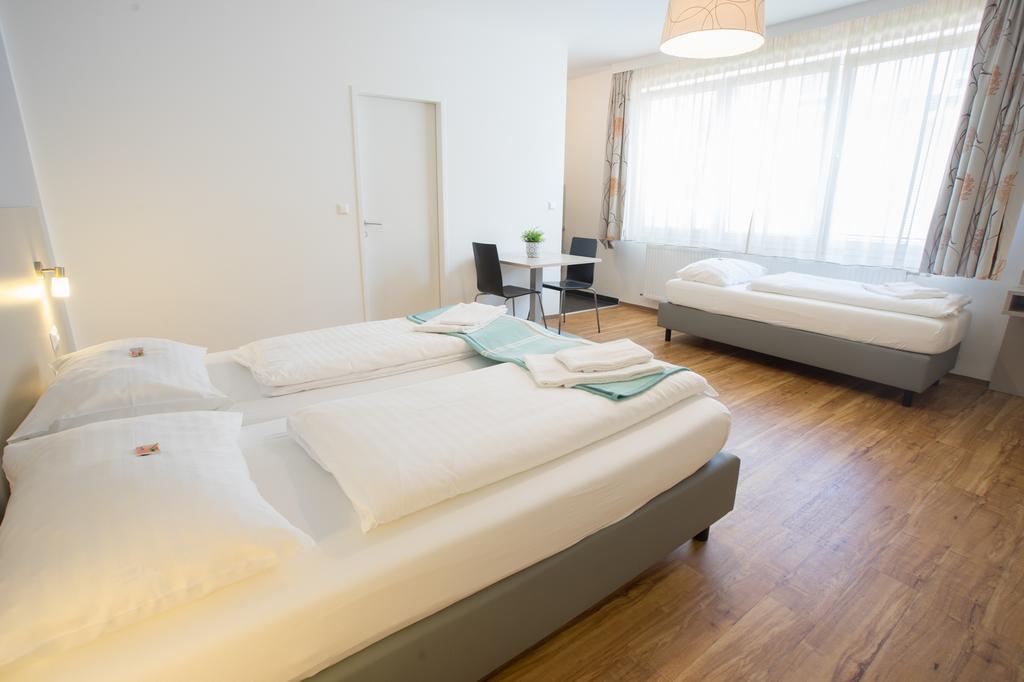 Motel22 Parkplatz Inklusive Вена Экстерьер фото